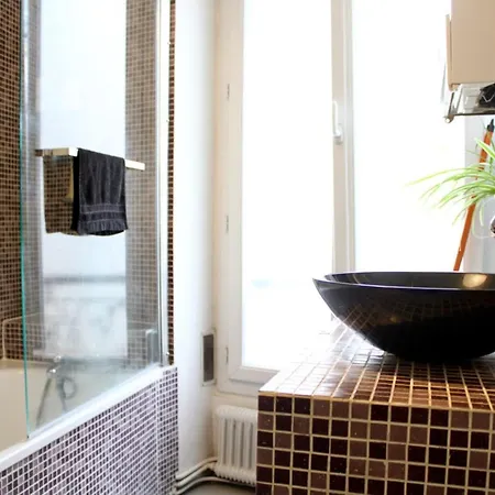 Apartment Warm Near Montmartre Paris